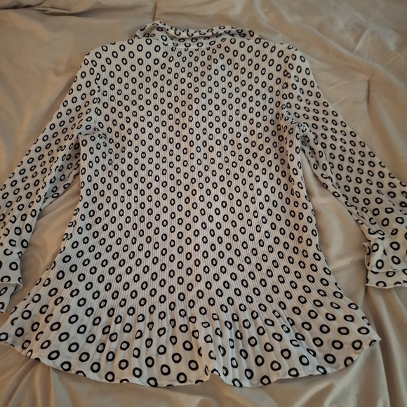 Essentials by Milano Black and White Patterened Button Down Shirt - Picture 6 of 8